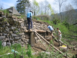 Wiederaufbau der Stützmauer II